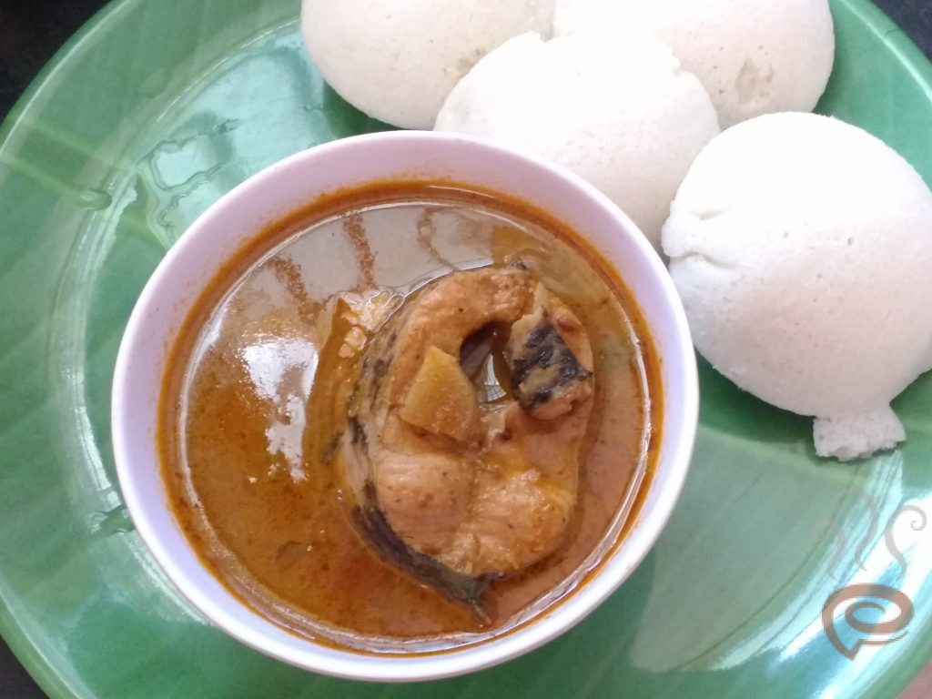 Man Satti Chettinad Viral Kuzhambhu