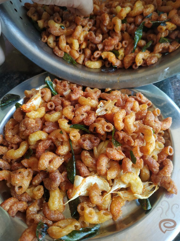 Crispy Macroni Snack