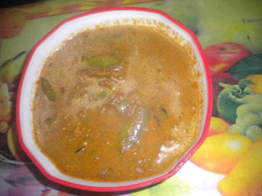 Vazhuthananga Theeyal | Brinjal Theeyal