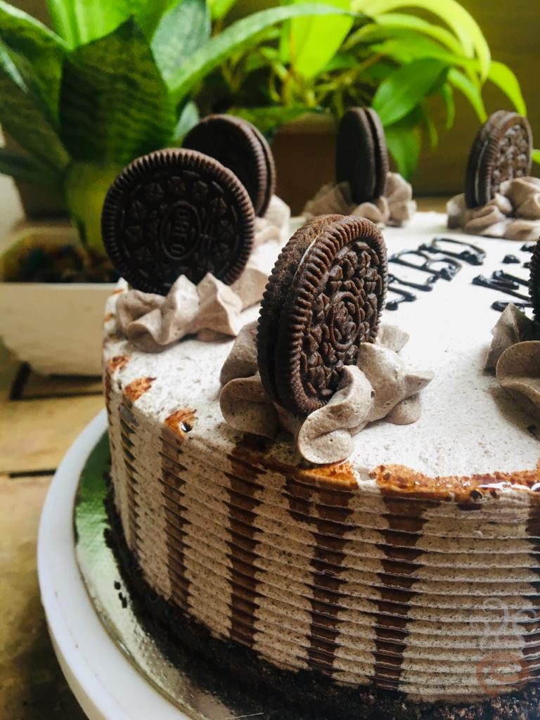 Oreo Cake With Icing