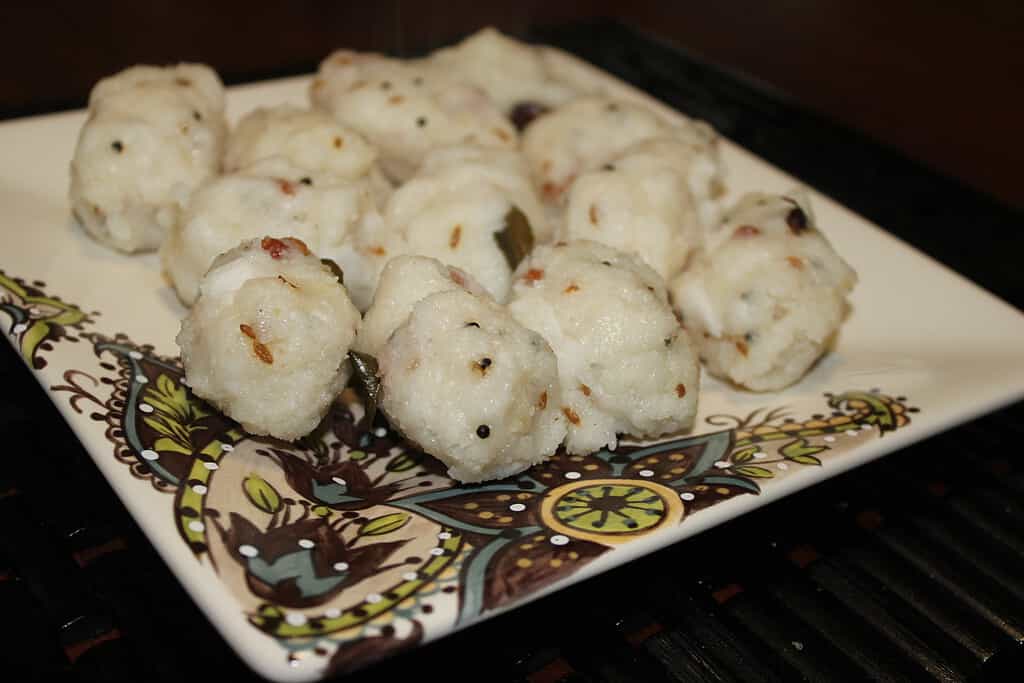 Spicy Ammini Kozhukattai | Spicy Steamed Rice Flour Balls