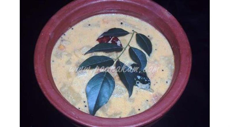 kumbalanga paal curry