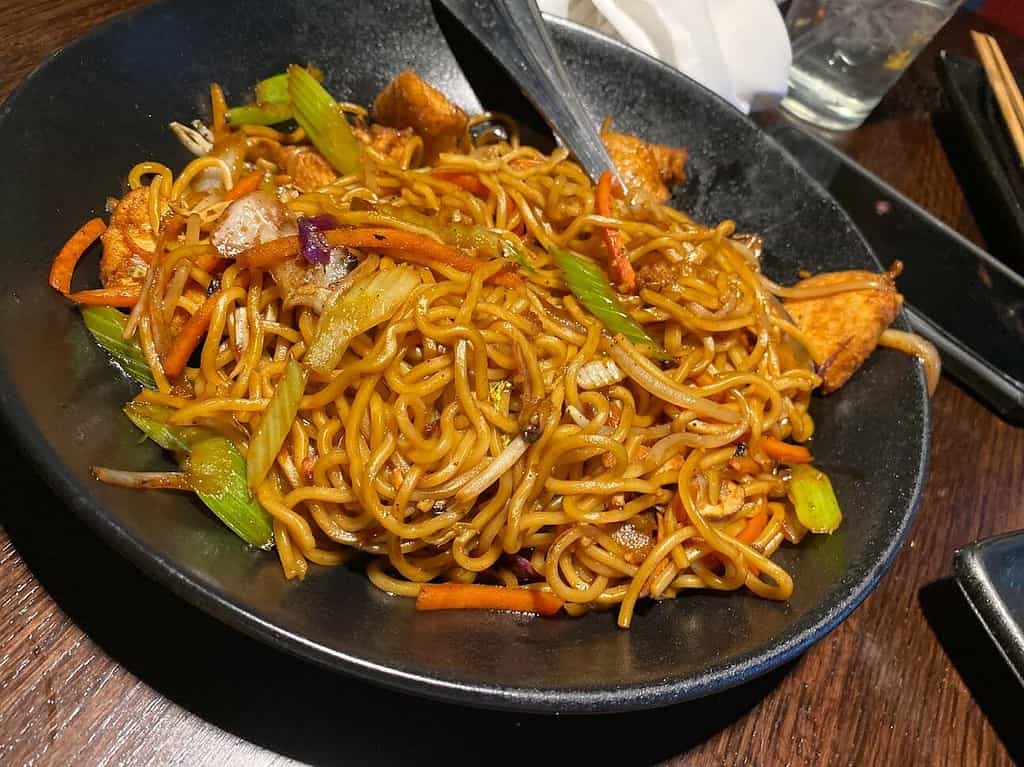 Vegetable Schezwan Noodles