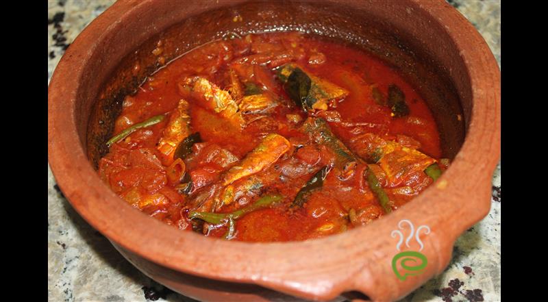 Kerala Style Fish Curry (Naadan Meen Curry)