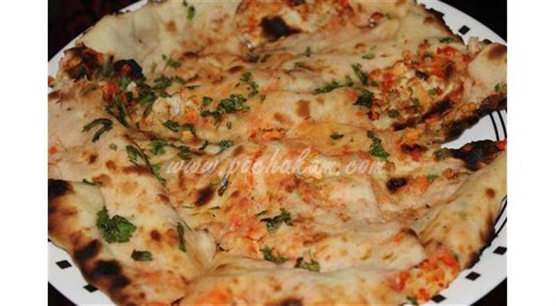 Paneer And Cabbage Kulcha (Stuffed Kulcha)