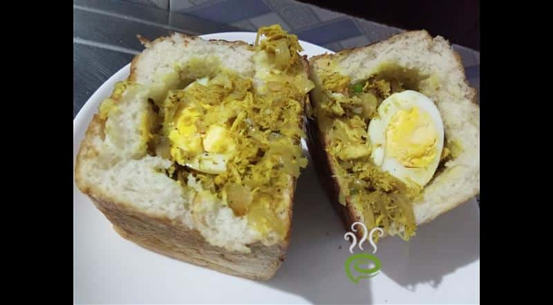 Bread Nirachathu-Stuffed Bread With Chicken Masala And Egg