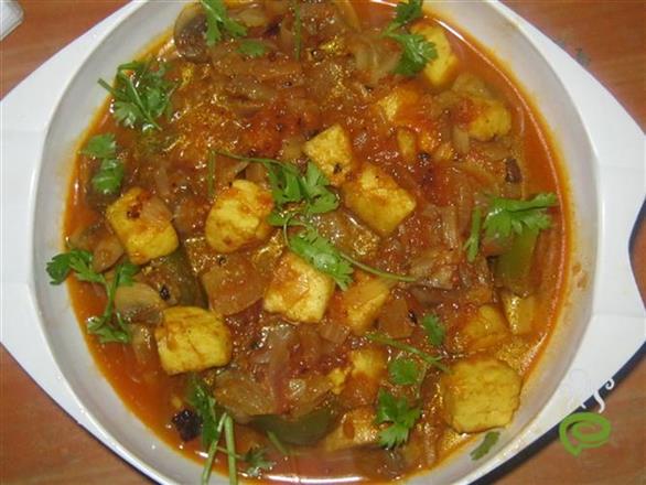 Paneer With Mushroom Gravy