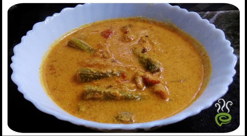 Chemmeen Muringakka Thenga Curry | Prawns Drumstick Coconut Curry