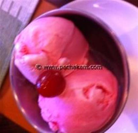 Easy Strawberry Ice Cream