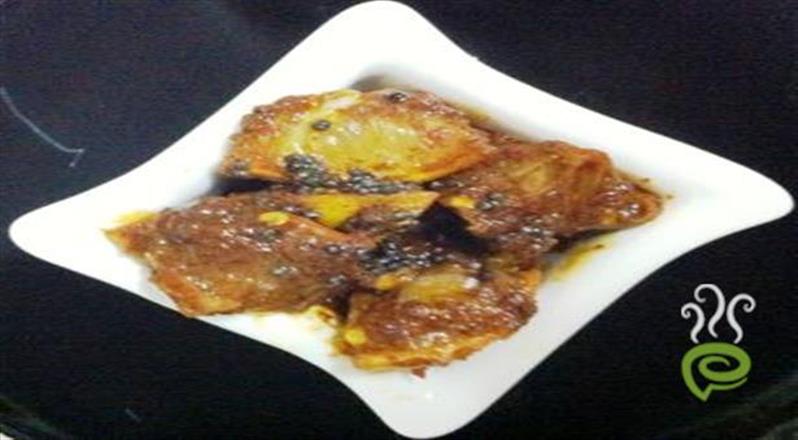 Hot Lemon Pickle : Kara Elumichai Oorukai