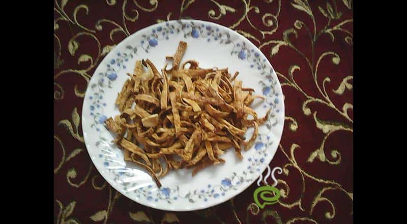 Marachheeni Thondu Kondaattam (Tapioca Peel Chips)