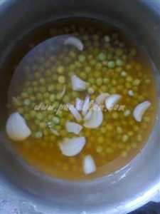 Naadan Green Peas Curry – pachakam.com