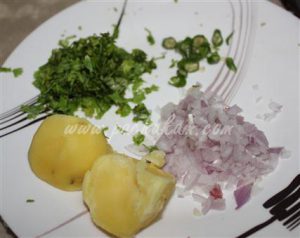 Aloo (potato) Porotta (Step By Step Photos) – pachakam.com