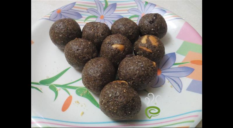 Sesame Ladoo / Til Ladoo