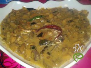 Unnakka Chemmeen Kaya Curry | Dry Prawns with Raw Banana – pachakam.com