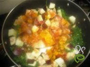 Spinach & Brinjal Curry – pachakam.com