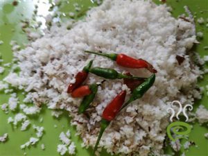 Kerala Style Raw Papaya Thoran – pachakam.com