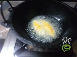 Unnakaya | Scrambled Egg Stuffed Banana Fritter – pachakam.com