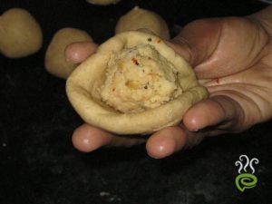 Urad Dal Stuffed Chapathi – pachakam.com