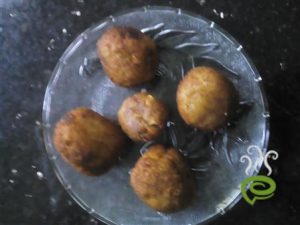 Bread Egg Balls – pachakam.com