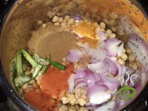 Vella Kadala Curry | Chickpea Curry – pachakam.com