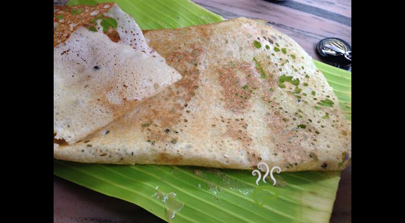 Simple Crispy Rava Dosa