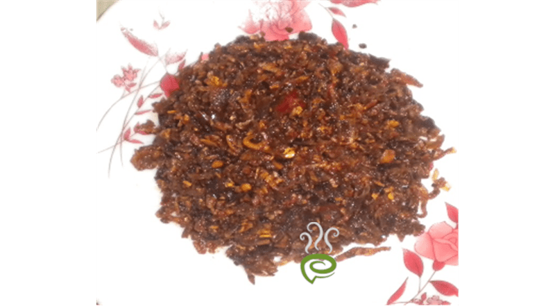 Varutha Ulli Chammanthi Podi (Fried Onion Chutney Powder)
