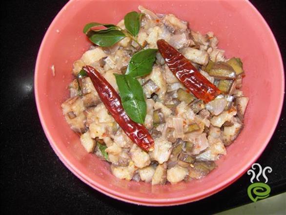 Vazhakka  (raw Banana) Ularthiyathu