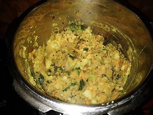 Potato Masala |Aloo Masala Recipe for Dosa and Poori – pachakam.com