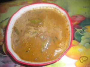 Vazhathunanga Theeyal | Brinjal Theeyal