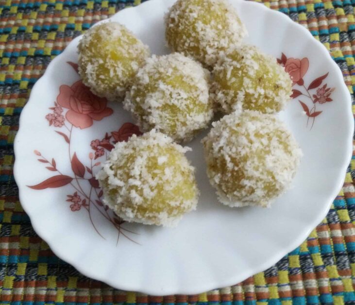 Pazham Rava Laddu