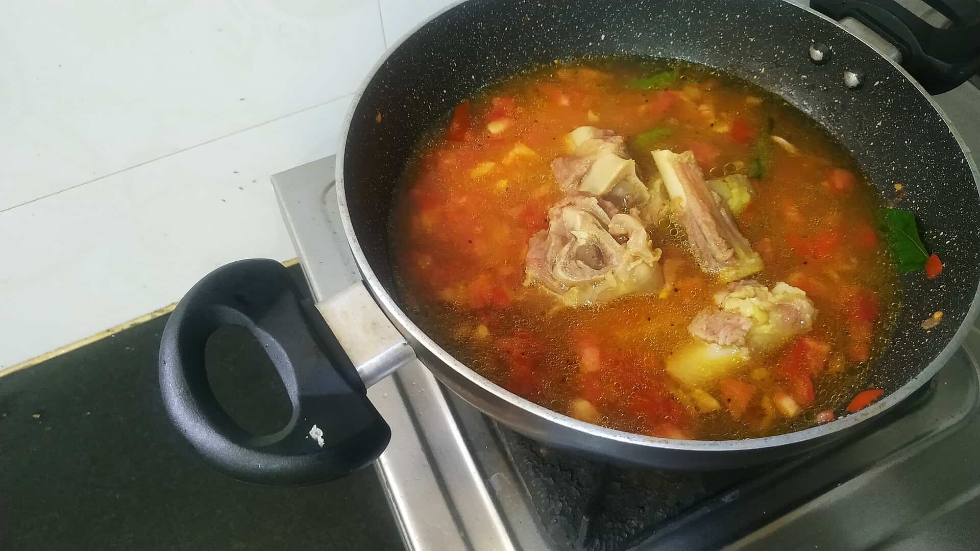 Mutton Rasam | Mutton Bone Rasam Recipe - pachakam.com