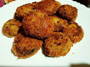 Crispy Chicken Cutlet | Kerala Style Tasty Chicken Cutlet – pachakam.com