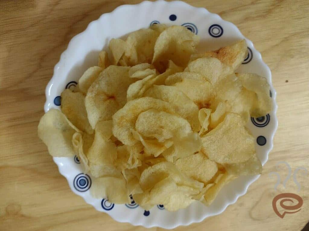 Spicy Homemade Potato Chips Indian Style