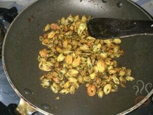 Kerala Style Mussel Fry | Kallumakaya Fry – pachakam.com