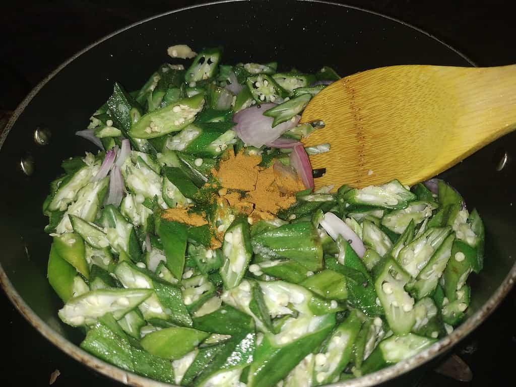 Kerala Style Roasted Okra Vendakka Mezhukkupuratti