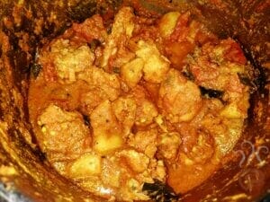 Malabar Style Kozhi Mulakittathu | Red Chicken Curry – pachakam.com