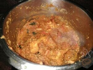 Malabar Style Kozhi Mulakittathu | Red Chicken Curry – pachakam.com