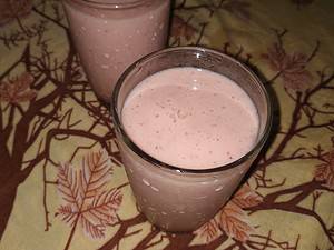 Mango Strawberry Milkshake – pachakam.com