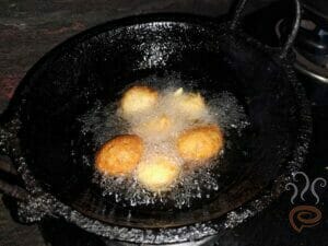 Fried Eggless Crispy Banana Balls | Banana Balls – pachakam.com