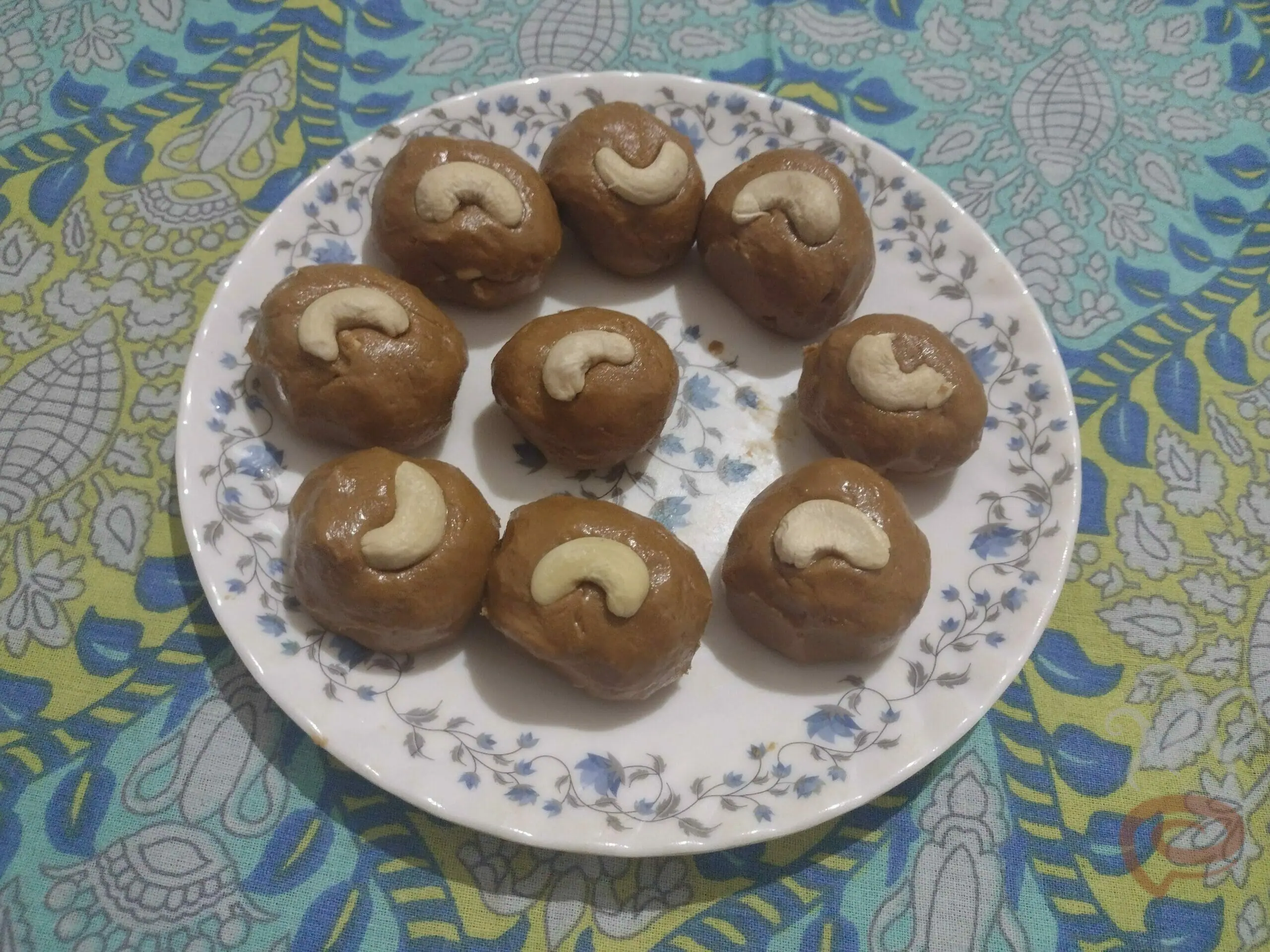 Besan Laddu